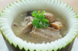 Canh sườn nấu bí đao vừa bổ dưỡng vừa thanh mát