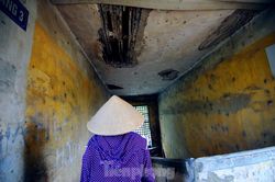 Sống trong sợ hãi ở dãy nhà tập thể mặt phố Lê Hồng Phong