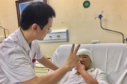 Mù hẳn 1 bên mắt do 10 năm mắc u màng não nhưng không phát hiện