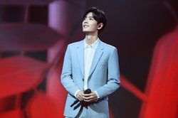 BXH số lần lên hot-search của minh tinh Hoa Ngữ đầu năm 2020: Chẳng bất ngờ khi Tiêu Chiến dẫn đầu!
