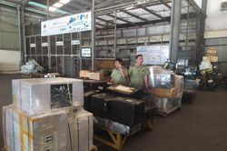 Phát hiện lô hàng lậu, không rõ nguồn gốc vận chuyển bằng đường hàng không