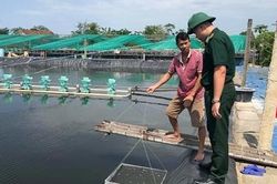 Những người nông dân làm giàu từ nuôi tôm trên cát
