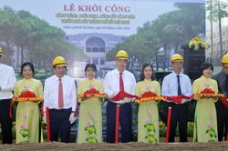 Bí thư Nguyễn Thiện Nhân dự lễ khởi công công trình khôi phục, nâng cấp công viên trước Nhà hát Thành phố