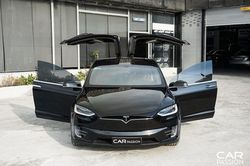 'Soi' Tesla Model X P100D tiền tỷ của dân chơi Đồng Nai