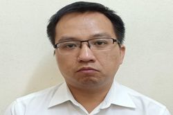 Bắt giam cán bộ Tổng cục Hải quan tiếp tay cho buôn lậu