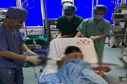 Cứu sống bệnh nhân bị xà beng đâm xuyên ngực