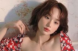 Miu Lê tung hình ảnh siêu nữ tính lại còn gợi cảm 'hút mắt' sau khi giảm cân thành công
