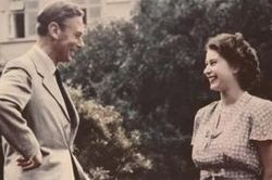 Nữ hoàng Elizabeth II là người cuối cùng biết tin vua cha qua đời