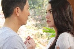 Vừa báo tin vui với chồng là kiếm được công việc mới, nhưng anh lại ôm chặt tôi nói một tin khiến tôi rụng rời chân tay