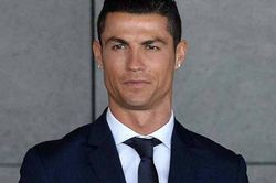 Ronaldo lập kỷ lục khi cán mốc một tỷ USD thu nhập