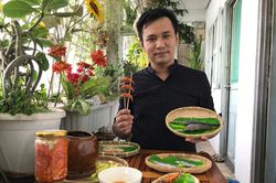 Đuông dừa, mắm cá linh được 'thổi hồn' bằng đất sét