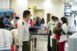 Thêm 1 ca mắc COVID-19 là du học sinh Anh trở về nước