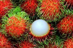 Mua chôm chôm đừng tưởng quả chín đỏ là ngon, khi ăn mới biết sự thật ngỡ ngàng