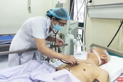 Cảnh giác với bệnh ở người cao tuổi trong thời tiết nắng nóng