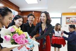 Hoa hậu Ngọc Diễm chấm thi Chung kết biện luận sinh viên trường song ngữ