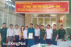 Tặng quà cho 200 người cao tuổi, khó khăn