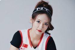Người đẹp bóng rổ Trung Quốc mất tất cả vì đánh nhau