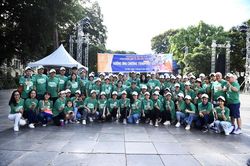 NSND Trần Hiếu, NSƯT Thanh Lam đi bộ quanh Hồ Gươm để 'Hành động vì tự nhiên'