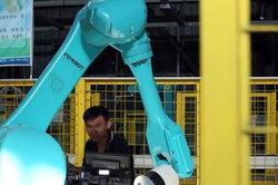 Apple học được gì khi dùng robot lắp ráp iPhone: Con người vẫn tốt hơn