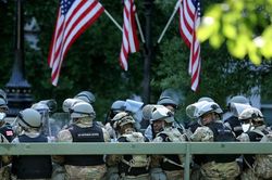 Biểu tình Mỹ: Ông Trump lệnh Vệ binh Quốc gia rút khỏi thủ đô