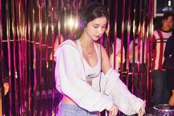 DJ Hàn Quốc có gương mặt ngây thơ, phong cách gợi cảm