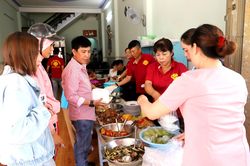Quán cơm Tình thương
