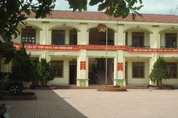 Dân lo chống hạn, cán bộ xã 'bỏ' công sở đi du lịch