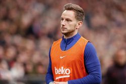 MU 'vớ bẫm' lấy Ivan Rakitic miễn phí
