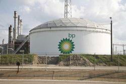 Tập đoàn dầu khí Anh BP sa thải 10.000 nhân viên vì COVID-19