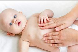 Trẻ sơ sinh bị sôi bụng có nguy hiểm không?