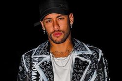 Thực hư vụ Neymar nhận trợ cấp hộ nghèo ở Brazil