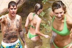 Hailey Bieber mặc bikini gợi cảm tắm suối, cùng chồng du lịch với nhà xe triệu đô