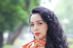 Kiểu tóc xoăn mì tôm thập niên 80s lội ngược dòng chinh phục sao Việt