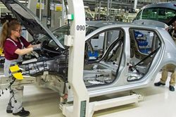 Sản lượng công nghiệp của Đức giảm mạnh nhất trong gần 30 năm