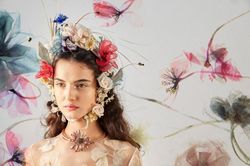 Choáng ngợp với những chiếc mũ couture của Dior suốt hơn 70 năm