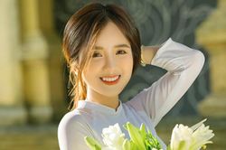 Ngắm nhan sắc trong veo của nữ sinh Đại học Hà Nội