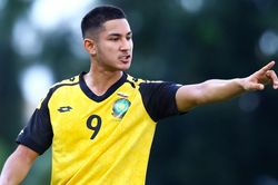 Cầu thủ Brunei giàu hơn cả Messi, Ronaldo