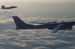 Mỹ điều động tiêm kích F-22 chặn 4 Tu-95 của Nga gần Alaska