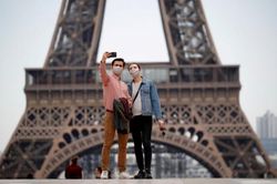 Dịch Covid-19: Hàn Quốc có thể phải quay lại 'giãn cách xã hội', Pháp sẽ mở cửa tháp Eiffel trở lại