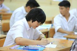 Chưa thi tốt nghiệp đã có giấy báo trúng tuyển ĐH: Có phạm Luật?