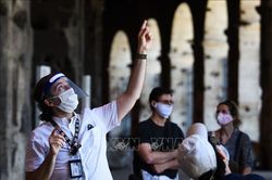 Tình hình dịch COVID-19 cải thiện tại các 'điểm nóng' châu Âu