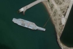 Iran sửa mô hình tàu sân bay Mỹ, sẵn sàng cho tập bắn