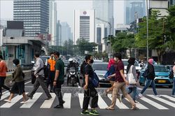 Indonesia sẽ siết chặt giãn cách xã hội nếu gia tăng các ca mắc COVID-19