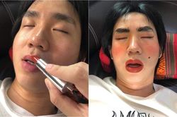 'Cười ra nước mắt' với màn chơi khăm 'lầy lội' của cô gái trẻ nhân lúc bạn trai đang ngủ