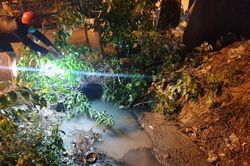 Thêm một vụ trẻ em bị nước cuốn vào cống