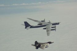 Mỹ điều động tiêm kích F-22 chặn 'quái vật ném bom' của Nga gần Alaska
