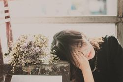 Chồng cũ mất vì tai nạn, mẹ chồng gửi một vật khiến tôi mắc 'kẹt'
