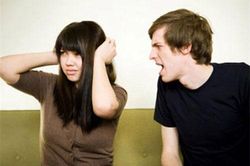Chồng vừa lên làm sếp đã chê vợ nhà quê