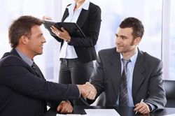 7 điều không nên trong giao tiếp nơi công sở, nếu không muốn 'mãi không ngóc đầu lên được'