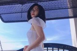 Hot girl Hải Phòng - vợ tương lai của sao ĐTVN khoe thân hình cực 'nóng bỏng' khi đi du lịch biển